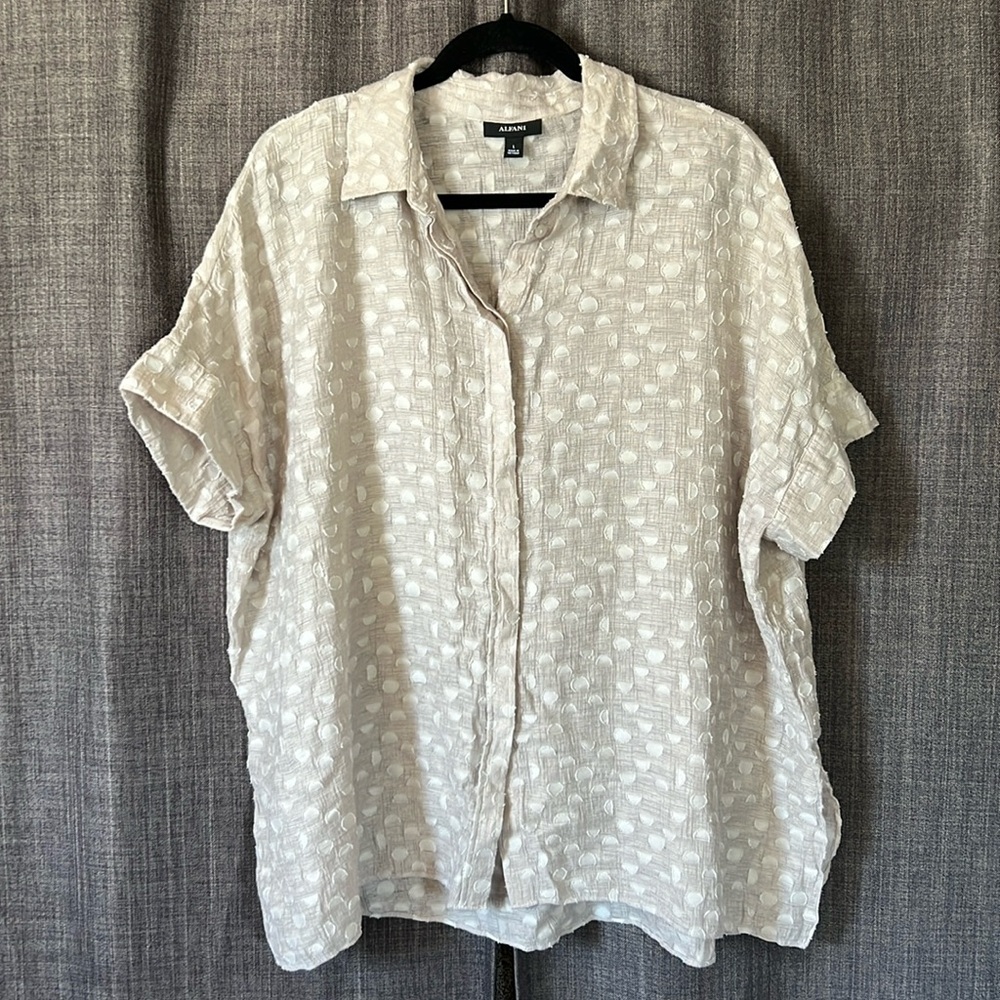 Alfani cream button down short sleeve blouse oversized and textured large